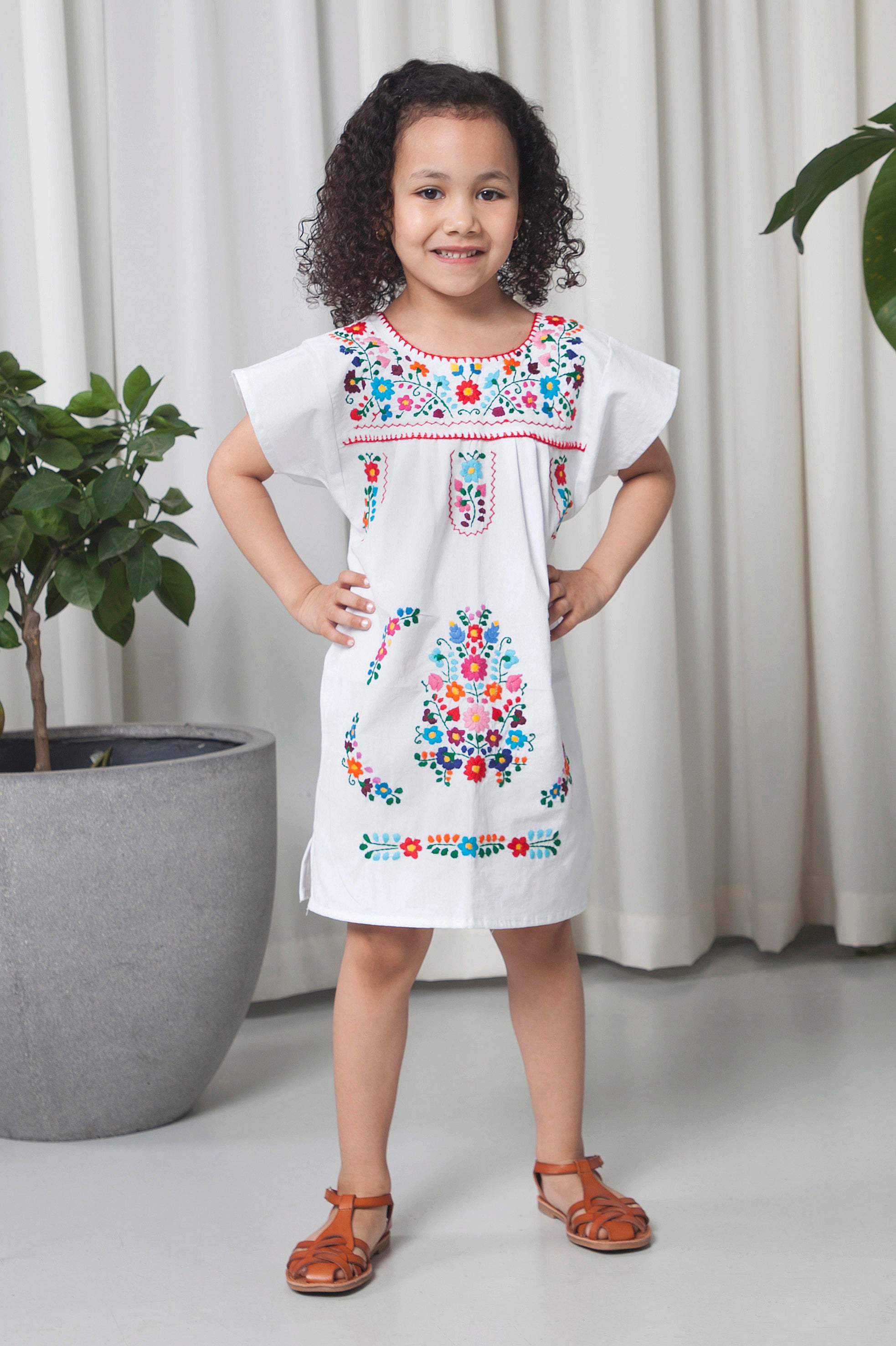 THE GIRLS MEXICAN DRESS THE GIRLS MEXICAN DRESS